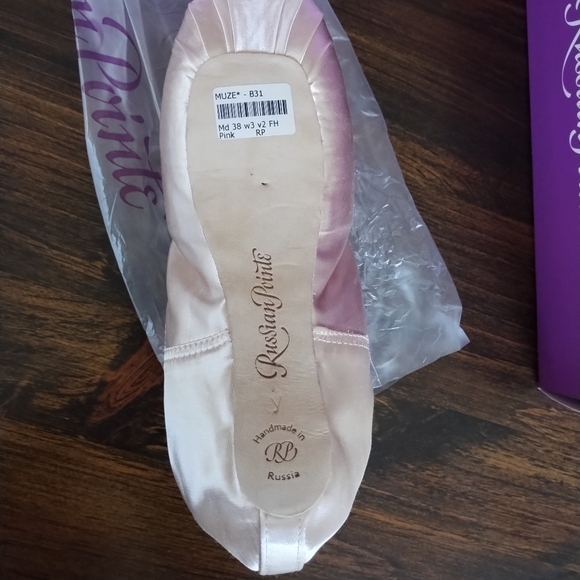 Russian Pointe Muse Pink Pointe Ballet Shoes w/Drawstrings NIB - Picture 5 of 5